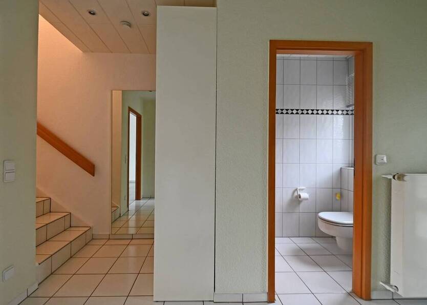 Paradies für Kinder! Frisch renoviertes EFH mit Garten & Garage in Grünlage Velbert