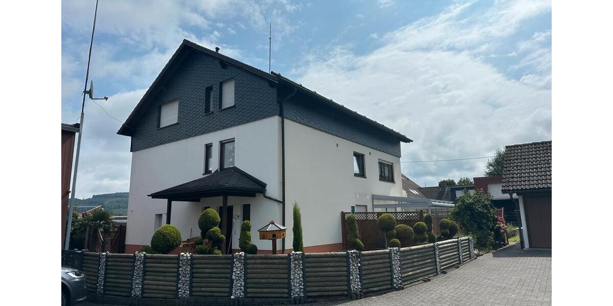 Dachgeschoßwohnung Siegen Eiserfeld - 3 Zimmer, 105 m&sup2;, 850&euro; | Angebot:25258307