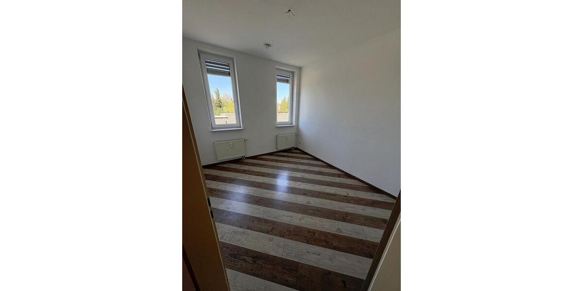 Etagenwohnung Freiberg - 4 Zimmer, 97 m&sup2;, 630&euro; | Angebot:26368531