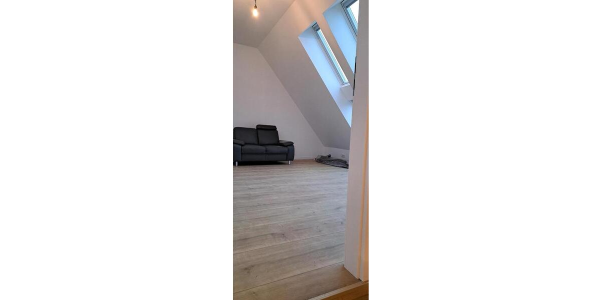 Dachgeschoßwohnung Bremen Schwachhausen - 1 Zimmer, 27 m&sup2;, 680&euro; | Angebot:26443702