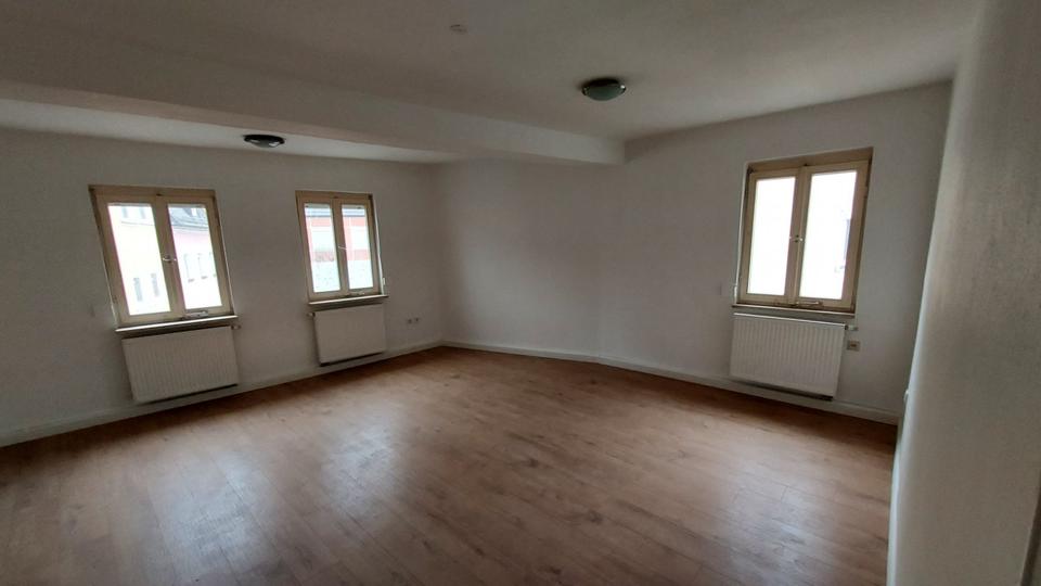 Etagenwohnung Gerolzhofen - 4 Zimmer, 110 m&sup2;, 750&euro; | Angebot:25722533
