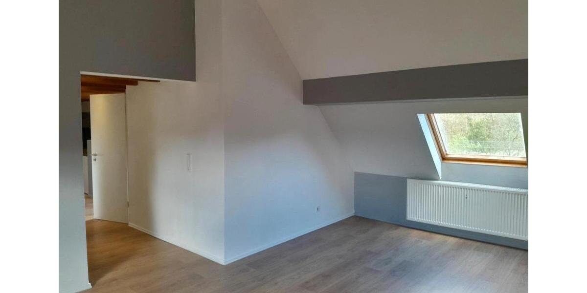 Dachgeschoßwohnung Queidersbach - 4 Zimmer, 100 m&sup2;, 1.200&euro; | Angebot:24853908