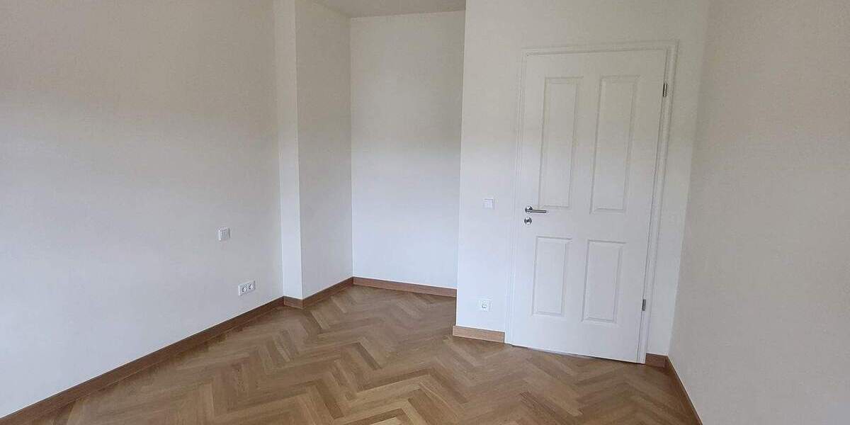 Etagenwohnung Werdau Werdau, Stadt - 4 Zimmer, 113 m&sup2;, 699&euro; | Angebot:23128008
