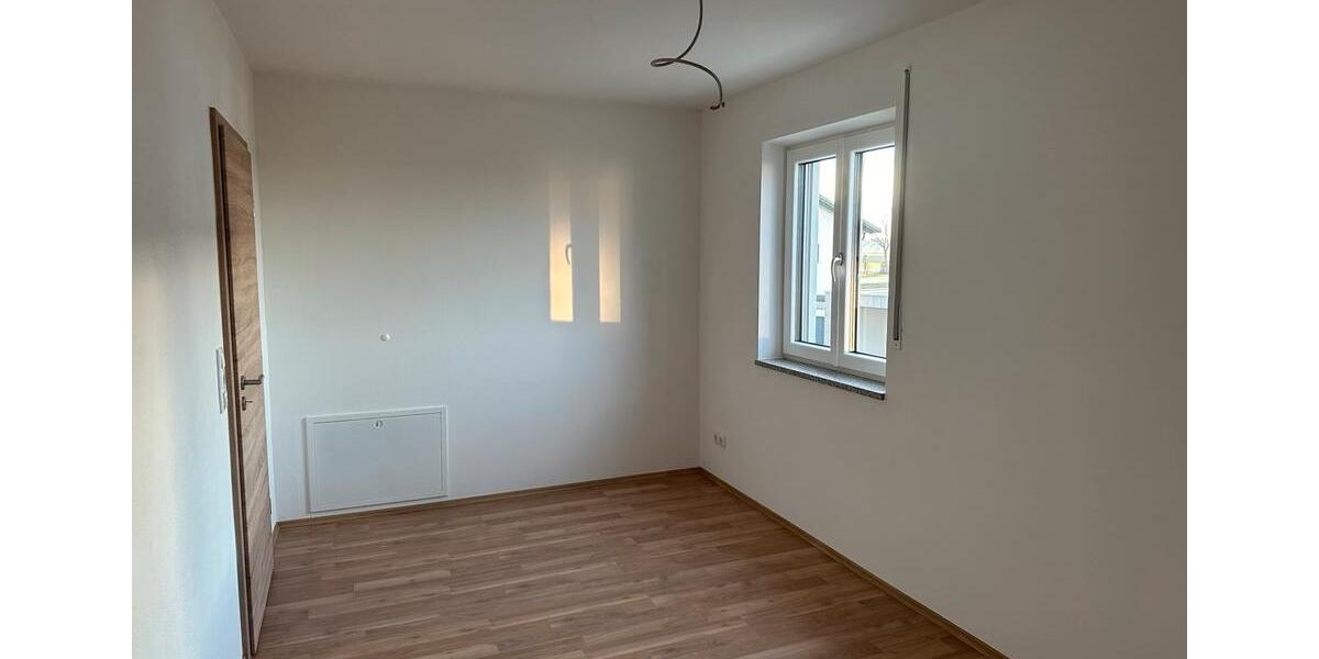 Doppelhaushälfte Osterhofen - 6 Zimmer, 175 m&sup2;, 1.350&euro; | Angebot:26399730
