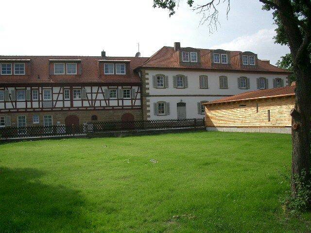 DG Wohnung mit 2 Balkone im Hofbauernhaus (8 & 9) 3 zimmer