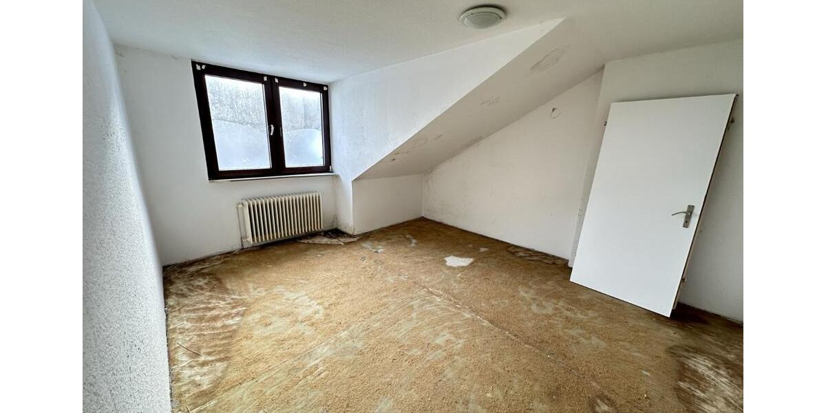 Dachgeschoßwohnung Emden Tholenswehr - 3 Zimmer, 60 m&sup2;, 490&euro; | Angebot:24804305