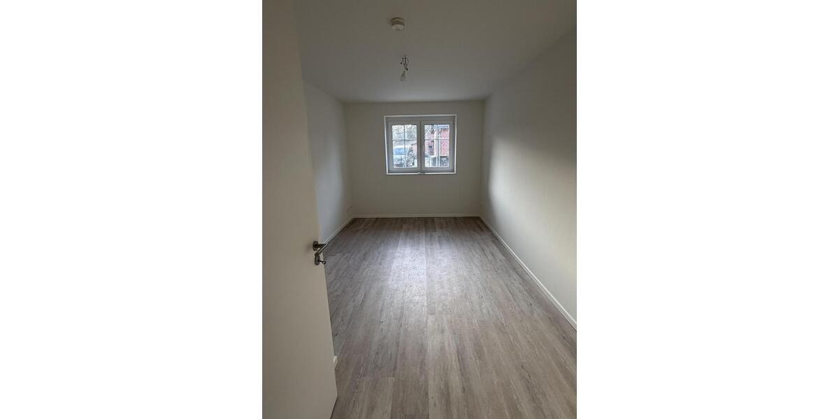 Erdgeschoßwohnung Brackel - 3 Zimmer, 88 m&sup2;, 1.360&euro; | Angebot:23767351