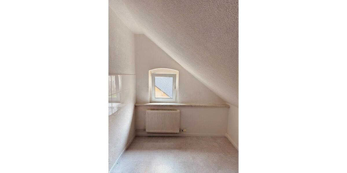 Dachgeschoßwohnung Wilkau-Haßlau Haßlau - 3 Zimmer, 67 m&sup2;, 435&euro; | Angebot:26231450