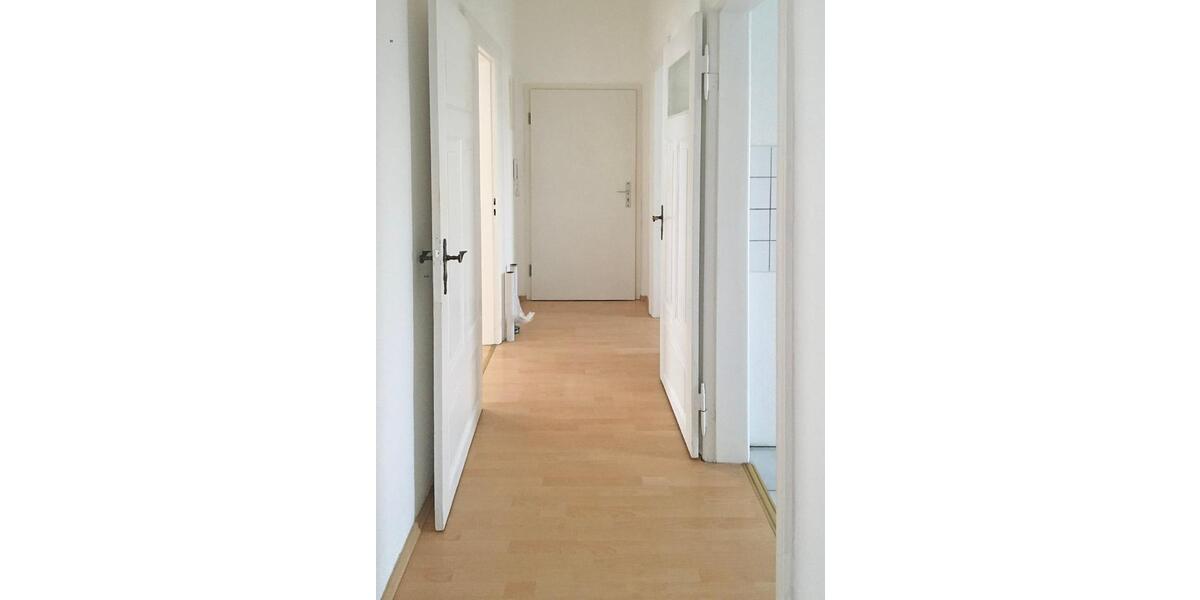 Etagenwohnung Stralsund - 3 Zimmer, 80 m&sup2;, 710&euro; | Angebot:25026457