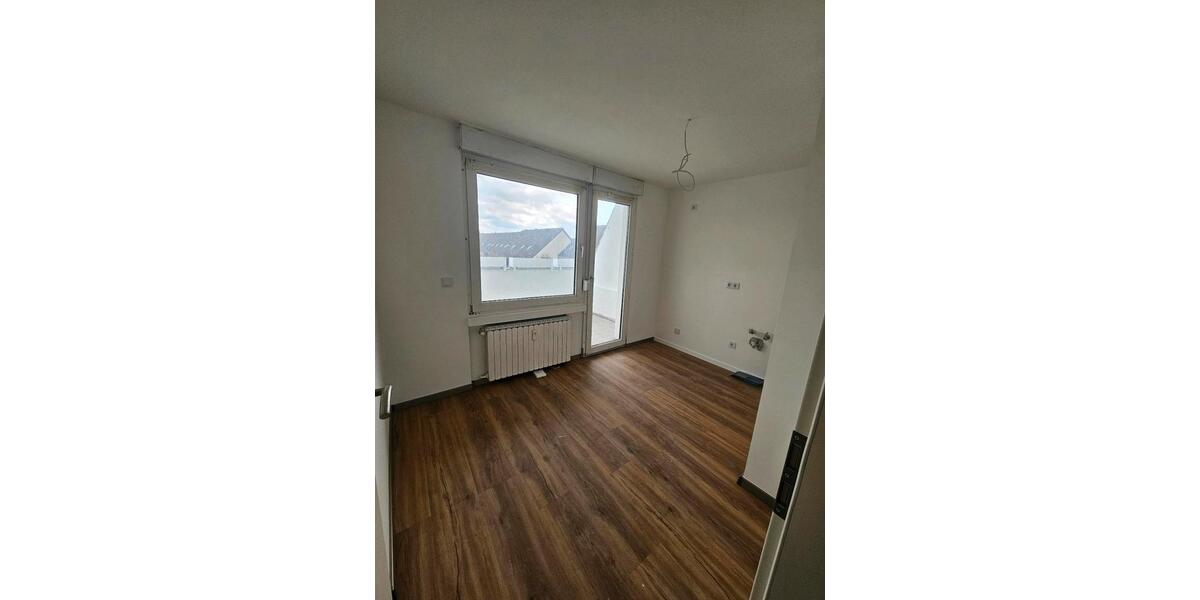 Dachgeschoßwohnung Duisburg Duisburg-Mitte - 2 Zimmer, 45 m&sup2;, 450&euro; | Angebot:26659109