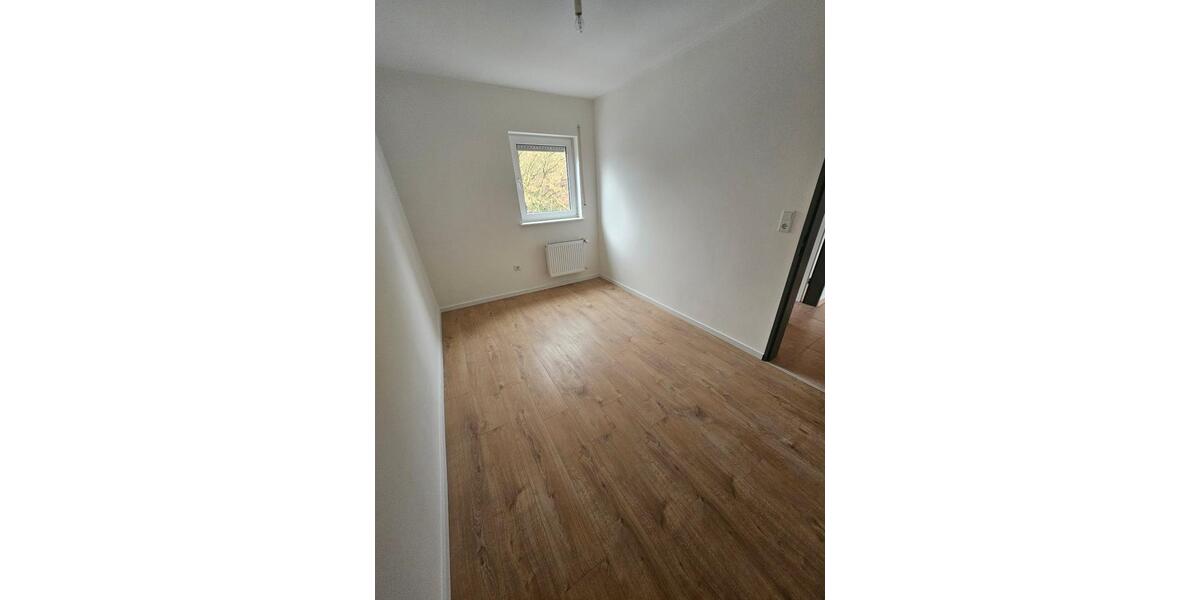 Erdgeschoßwohnung Sundern (Sauerland) - 3 Zimmer, 63 m&sup2;, 680&euro; | Angebot:26491264