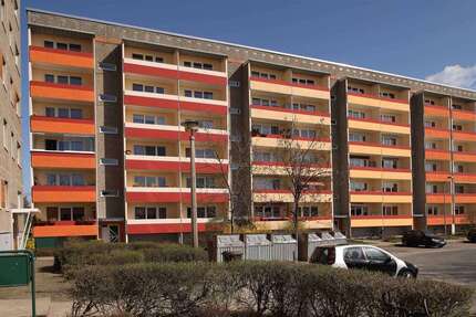 Wohnung Neubrandenburg Ihlenfelder Vorstadt - 3 Zimmer, 63 m&sup2;, 314&euro; | Angebot:26718670