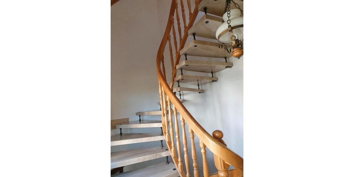 Neu renovierte 5 Zimmer Wohnung Mietshaus Mietwohnung 6 zimmer