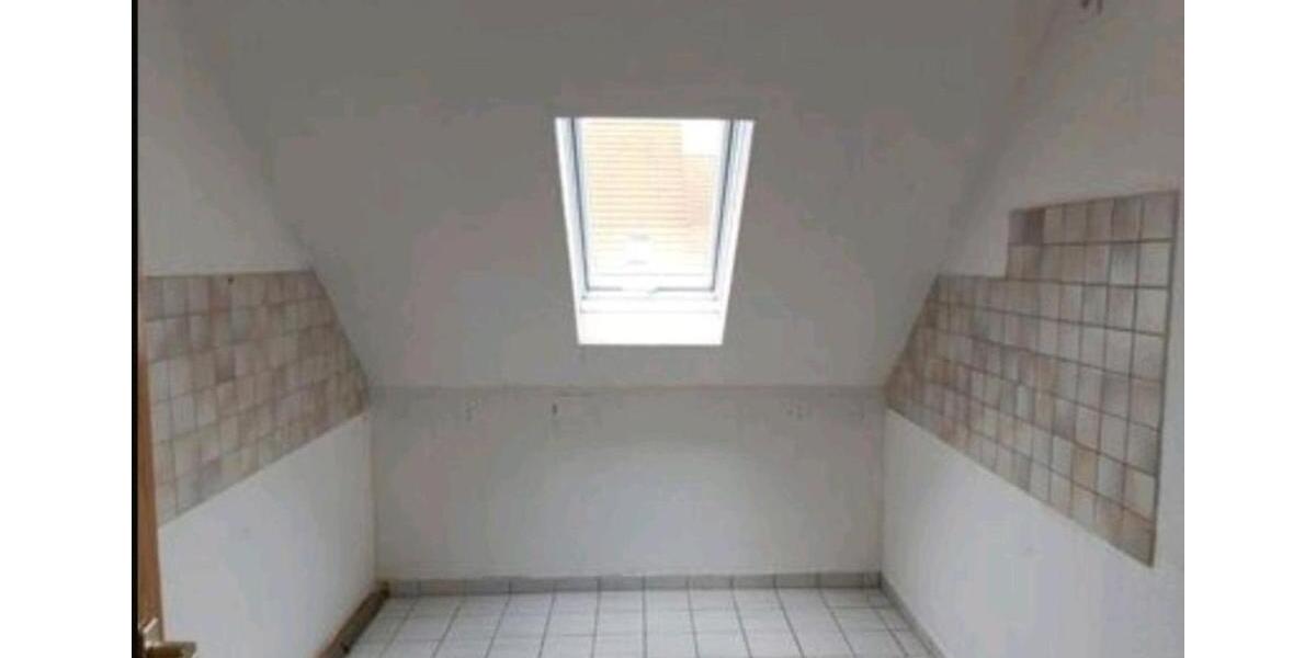 Dachgeschoßwohnung Meiningen - 3 Zimmer, 80 m&sup2;, 480&euro; | Angebot:25886934