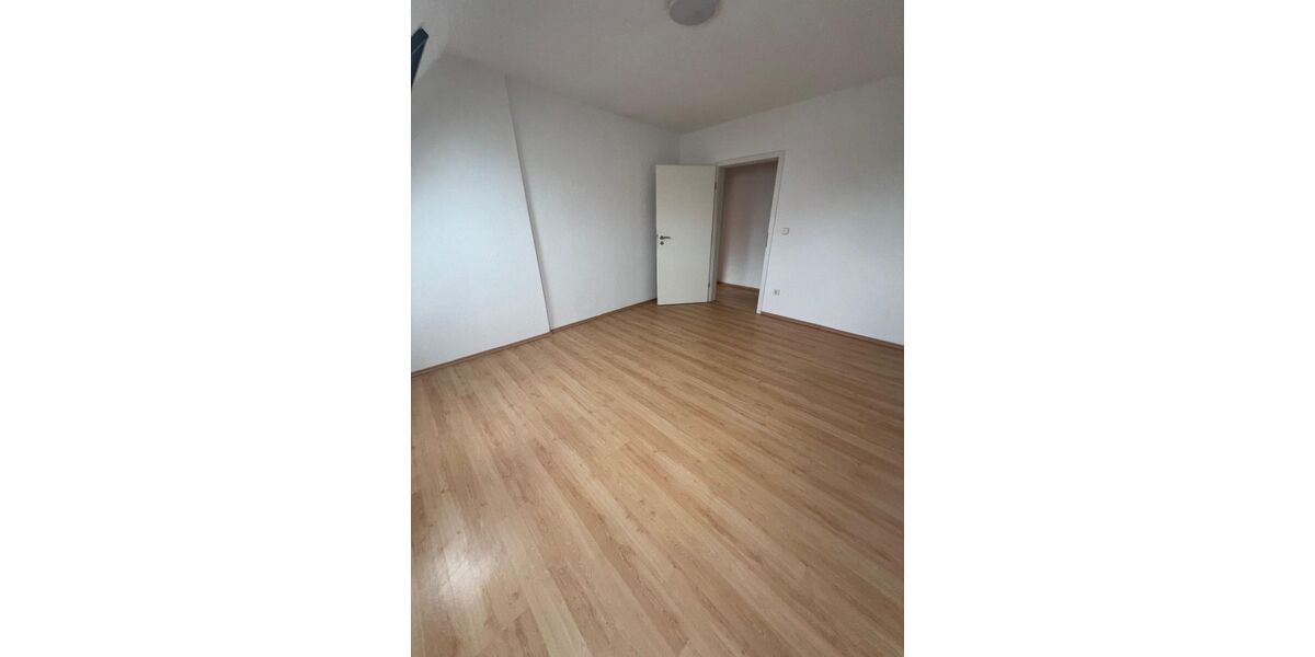 helle 3-Zimmer Küche Bad mit Bürozimmer im Zweifamilienhaus in Gt Kattenstroth - Etagenwohnung Gütersloh Kattenstroth | Angebot:27145804