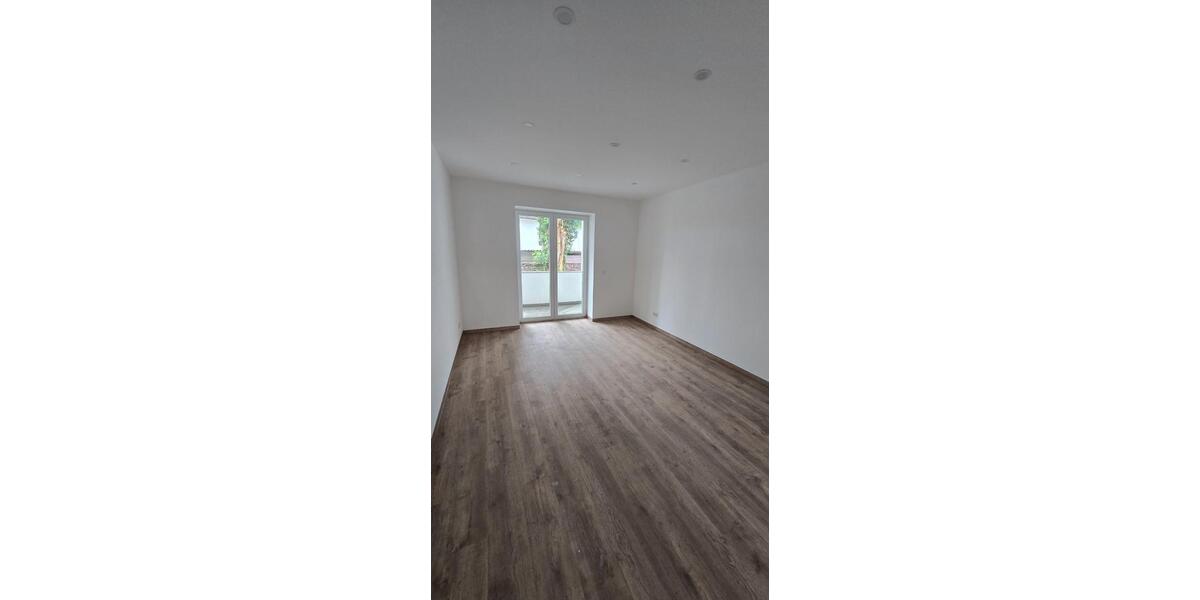 4,5 Zimmer EG-Wohnung 110qm mit Balkon *kernsaniert* 4 zimmer