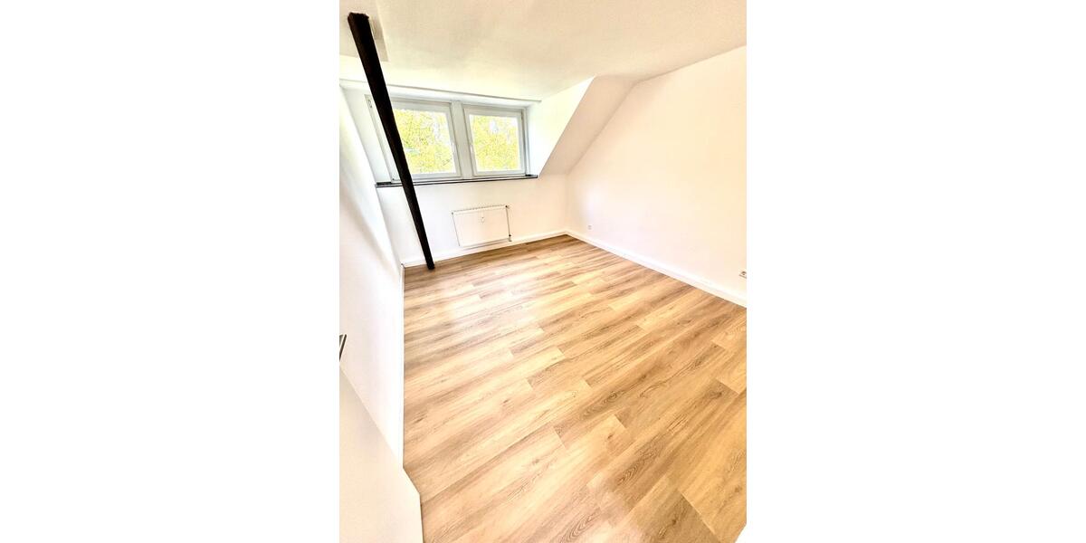 Dachgeschoßwohnung Krefeld - 3 Zimmer, 58 m&sup2;, 680&euro; | Angebot:26613564