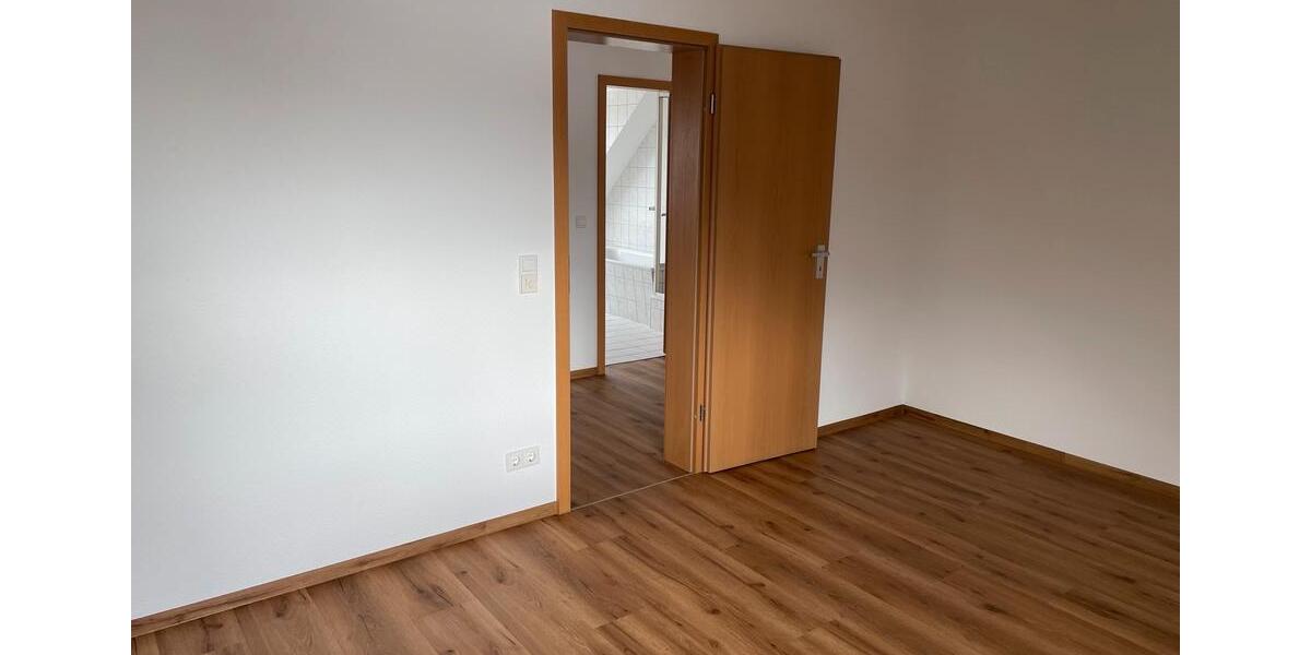 Dachgeschoßwohnung Geratal Geraberg - 2.5 Zimmer, 75 m&sup2;, 643&euro; | Angebot:25980858
