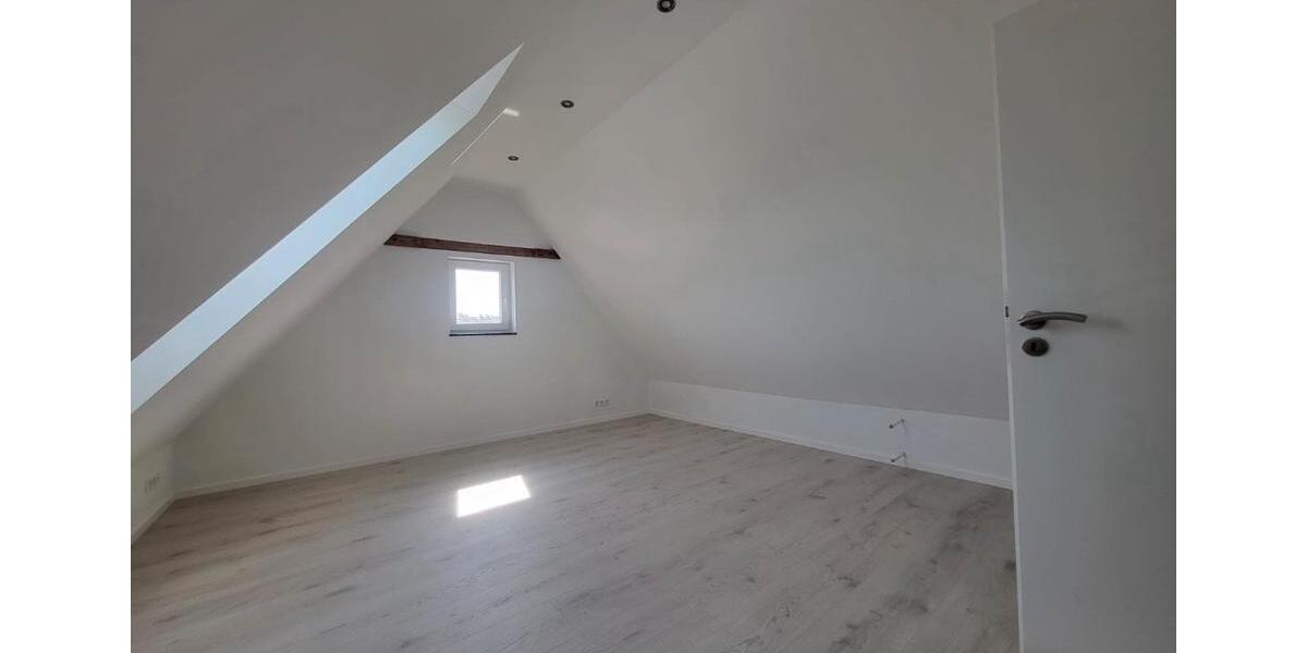 Etagenwohnung Burgdorf - 4 Zimmer, 93 m&sup2;, 930&euro; | Angebot:26021921