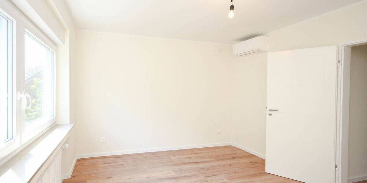 Reihenmittelhaus Meerbusch Strümp - 3 Zimmer, 125 m&sup2;, 1.750&euro; | Angebot:23957242