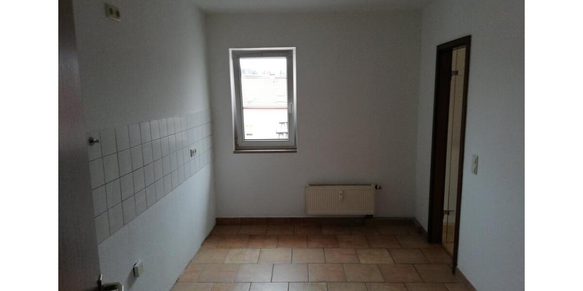 Dachgeschoßwohnung Schmölln - 2 Zimmer, 61 m&sup2;, 285&euro; | Angebot:24780289