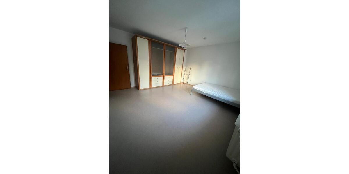 20 m² großes Zimmer in 3er-WG (Neugründung) 1 zimmer