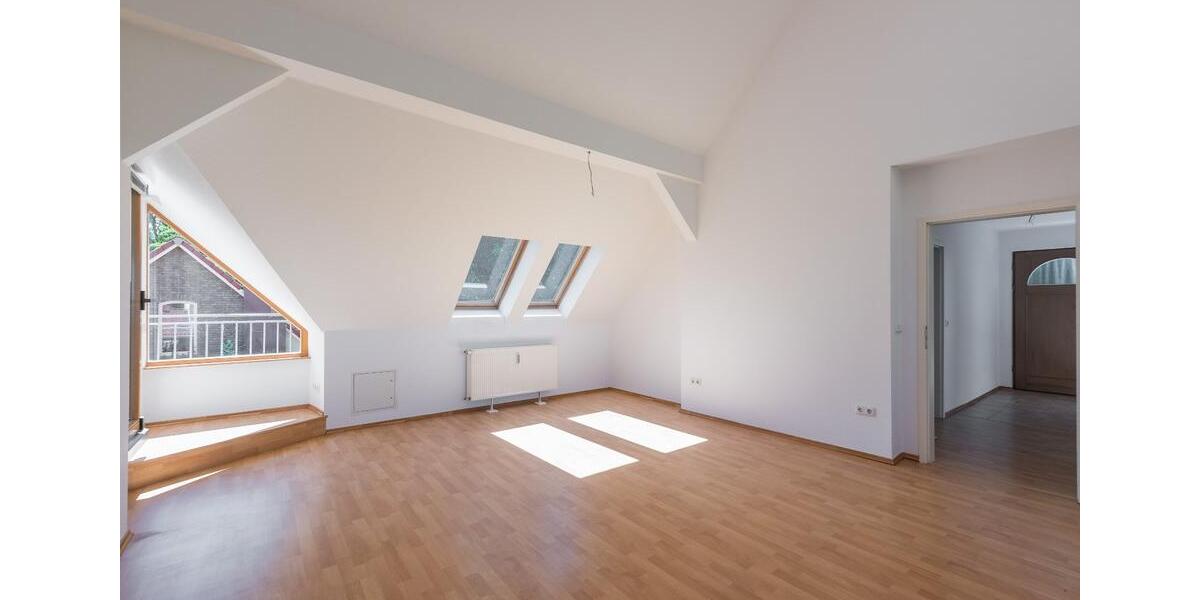 Dachgeschoßwohnung Marlow - 2 Zimmer, 66 m&sup2;, 590&euro; | Angebot:25854224