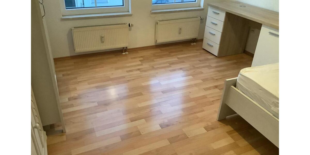 Helles WG-Zimmer in 3er-WG zu vermieten 3 zimmer