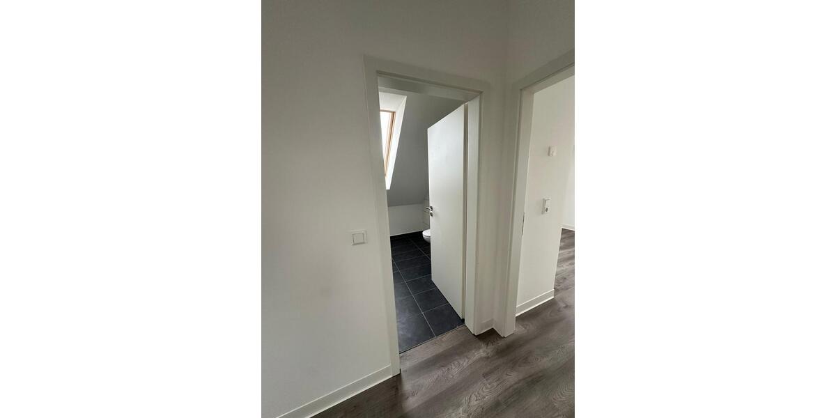 Dachgeschoßwohnung Magdeburg Großer Silberberg - 2 Zimmer, 60 m&sup2;, 700&euro; | Angebot:25551045