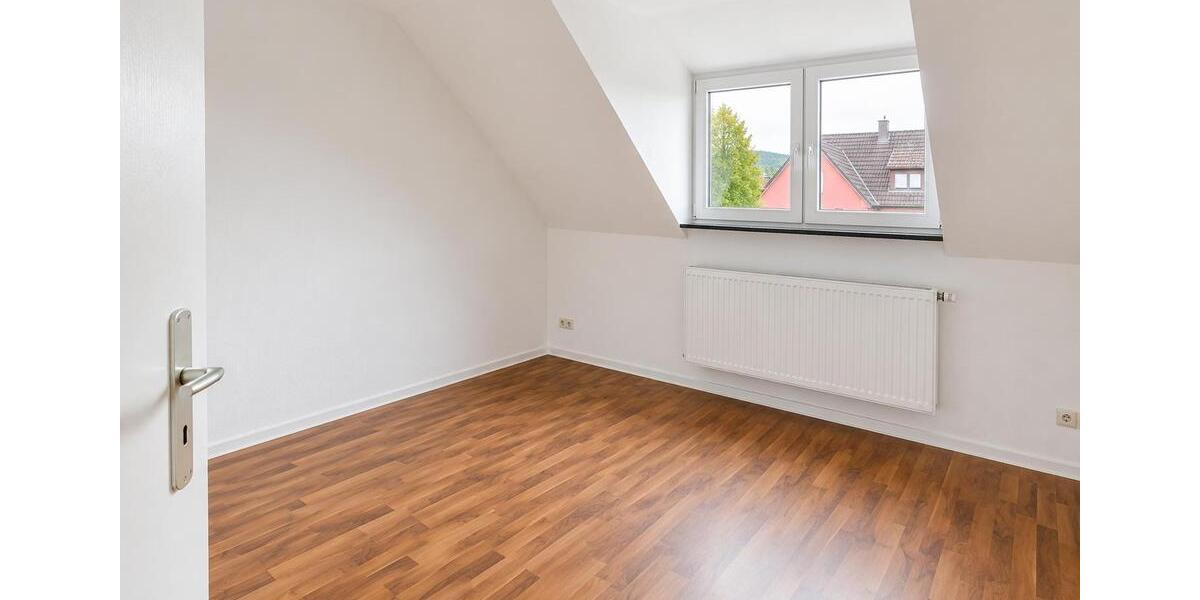Dachgeschoßwohnung Krefeld Dießem - 3 Zimmer, 64 m&sup2;, 590&euro; | Angebot:26547036