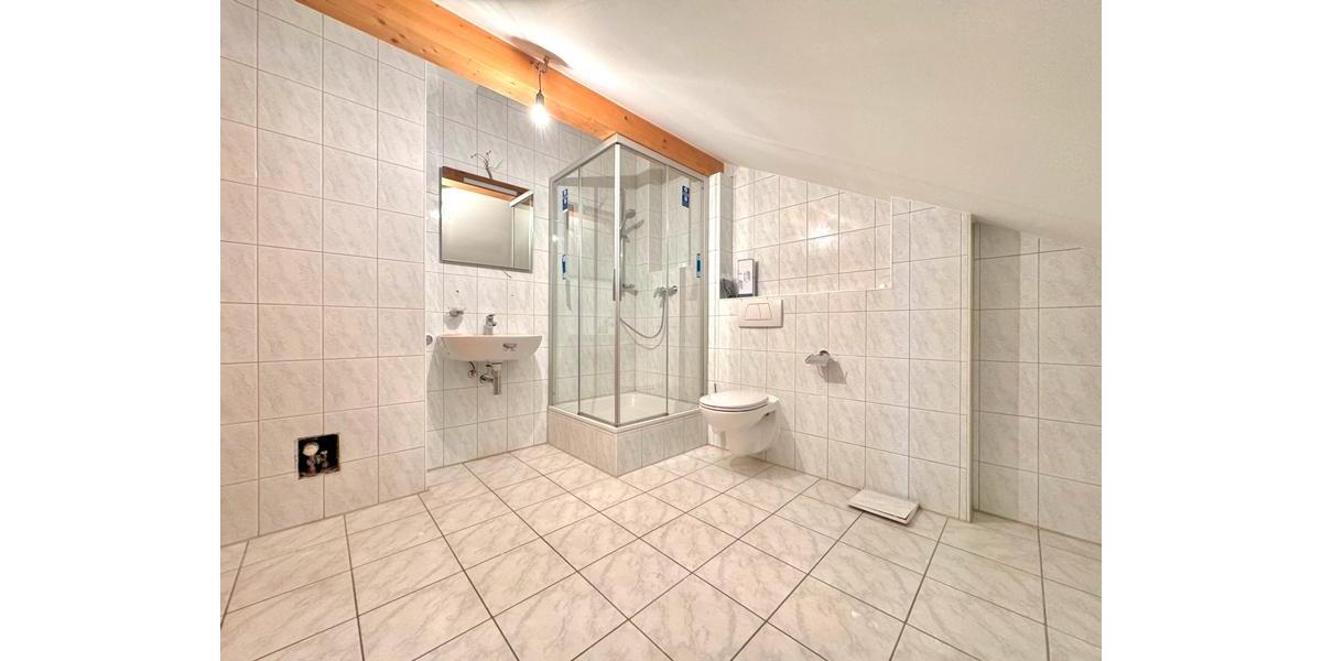 Renovierte, helle 4-ZKB-Wohnung in ruhiger Lage von Siegertsbrunn 4 zimmer