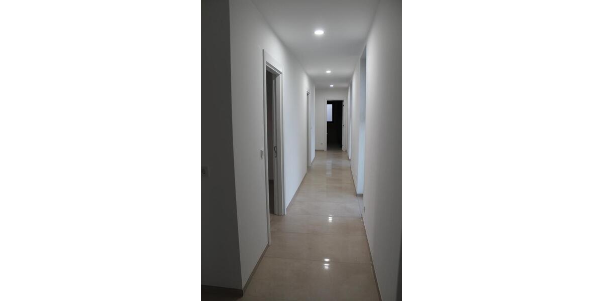 Etagenwohnung Rüsselsheim am Main - 3 Zimmer, 97 m&sup2;, 1.600&euro; | Angebot:26442716