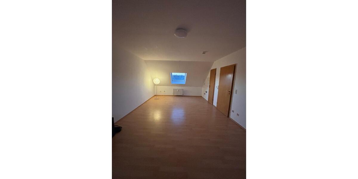 Dachgeschoßwohnung Dinslaken Lohberg - 1 Zimmer, 30 m&sup2;, 315&euro; | Angebot:25751944