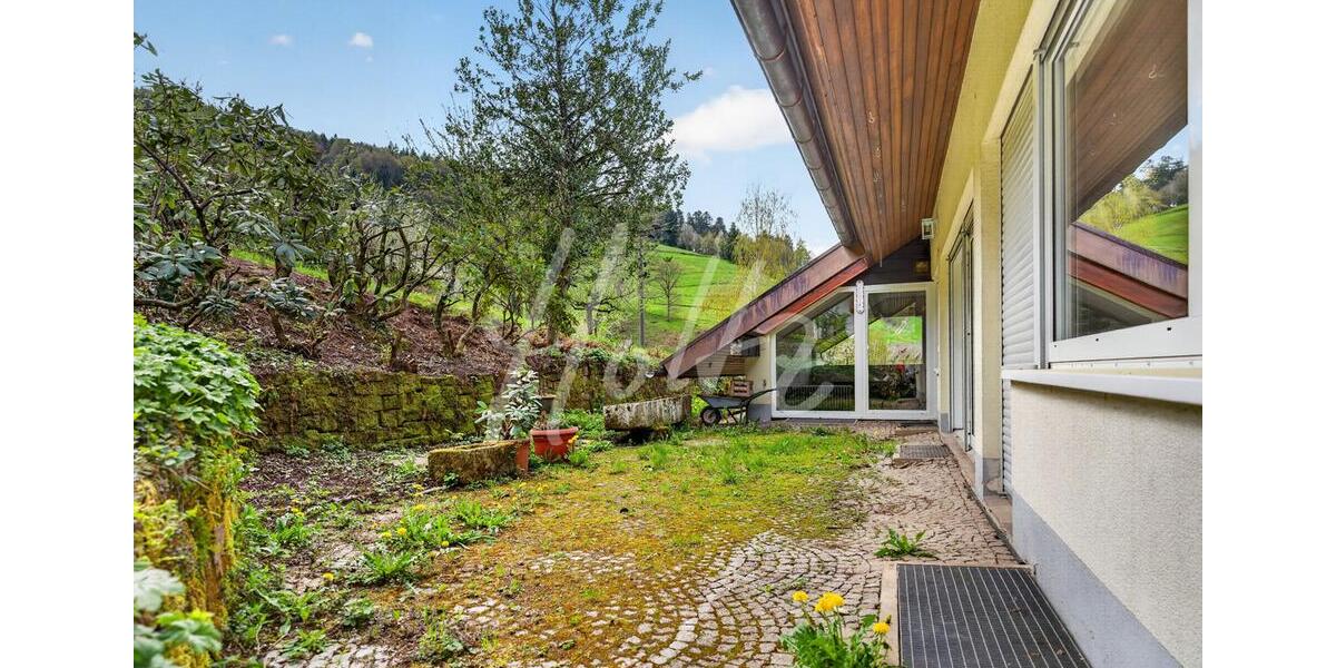 Terrassenwohnung Bollschweil - 5 Zimmer, 150 m&sup2;, 1.600&euro; | Angebot:26252293