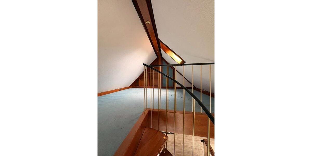 Dachgeschoßwohnung Zeitlofs - 5 Zimmer, 140 m&sup2;, 695&euro; | Angebot:26516755