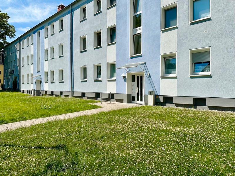 3 Zimmer, TOP-renoviert und sofort bezugsbereit mit Balkon