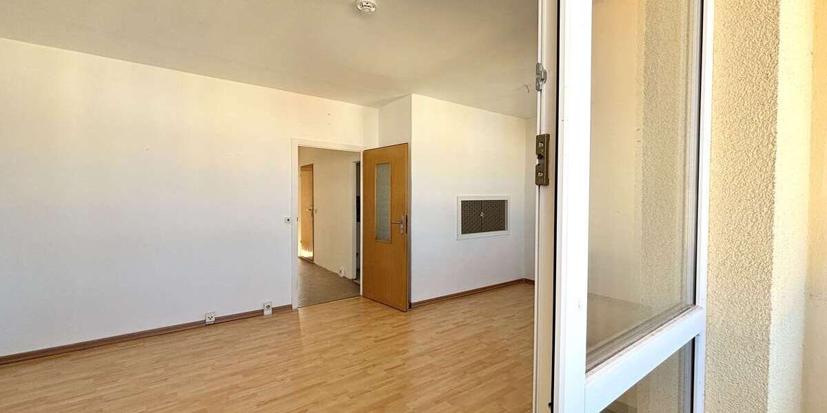 Wohnung zum Mieten in Suhl 272 € 67.9 m² 4 zimmer