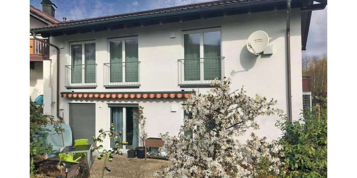 Etagenwohnung Hutthurm - 4.5 Zimmer, 104 m&sup2;, 970&euro; | Angebot:25198648