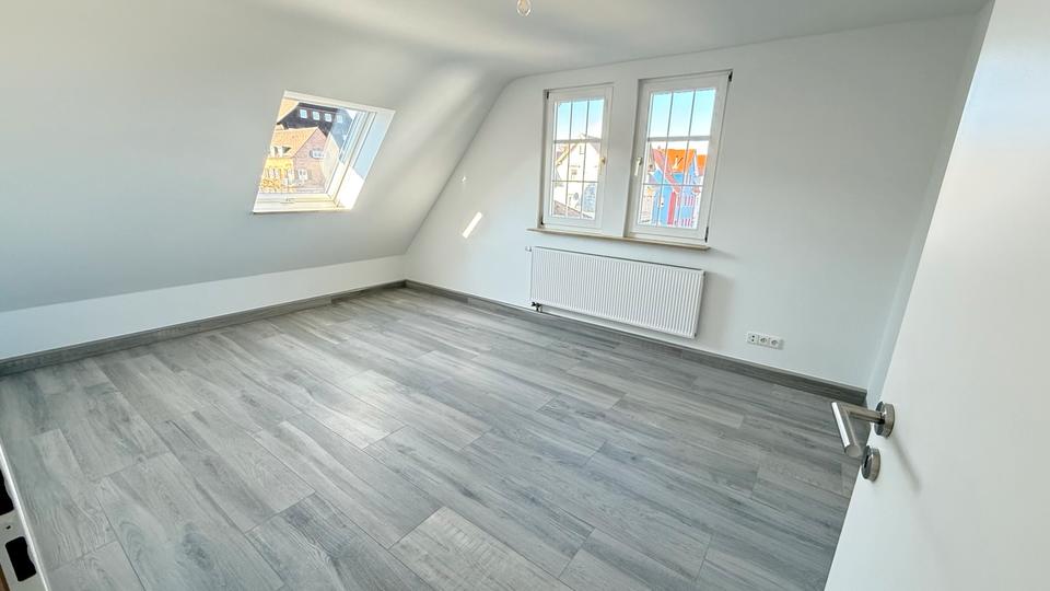 Dachgeschoßwohnung Baiersbronn - 4 Zimmer, 90 m&sup2;, 1.350&euro; | Angebot:26030760