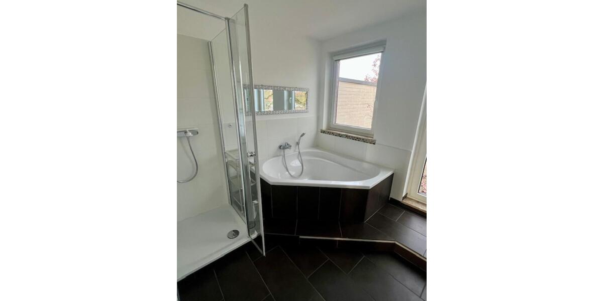 Maisonettenwohnung Bremen Blockland - 5 Zimmer, 180 m&sup2;, 1.800&euro; | Angebot:25099714