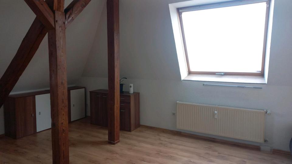 Dachgeschoßwohnung Wolmirstedt - 1 Zimmer, 32 m&sup2;, 250&euro; | Angebot:26704608