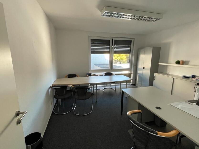Möblierter Büroraum 16qm Wilhelmshaven Büro Arbeitsplatz