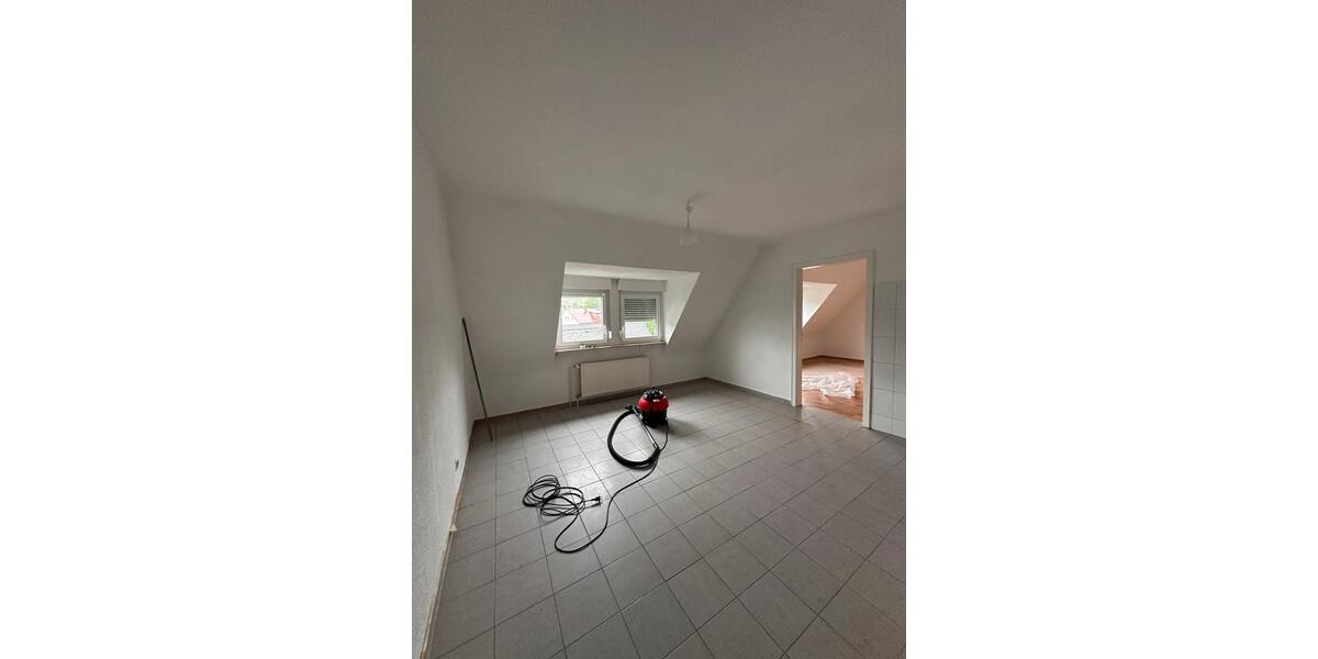 Dachgeschoßwohnung Siegen Dillnhütten - 2 Zimmer, 70 m&sup2;, 600&euro; | Angebot:26485677