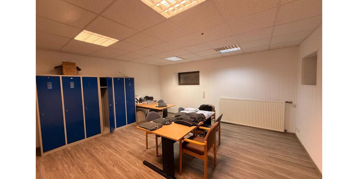 Verschiedene Nutzungsmöglichkeiten! Gewerbefläche im Souterrain in zentraler Lage von Leeste! zimmer