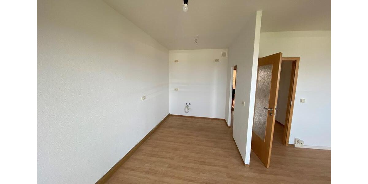 Etagenwohnung Suhl - 4 Zimmer, 65 m&sup2;, 400&euro; | Angebot:26383681