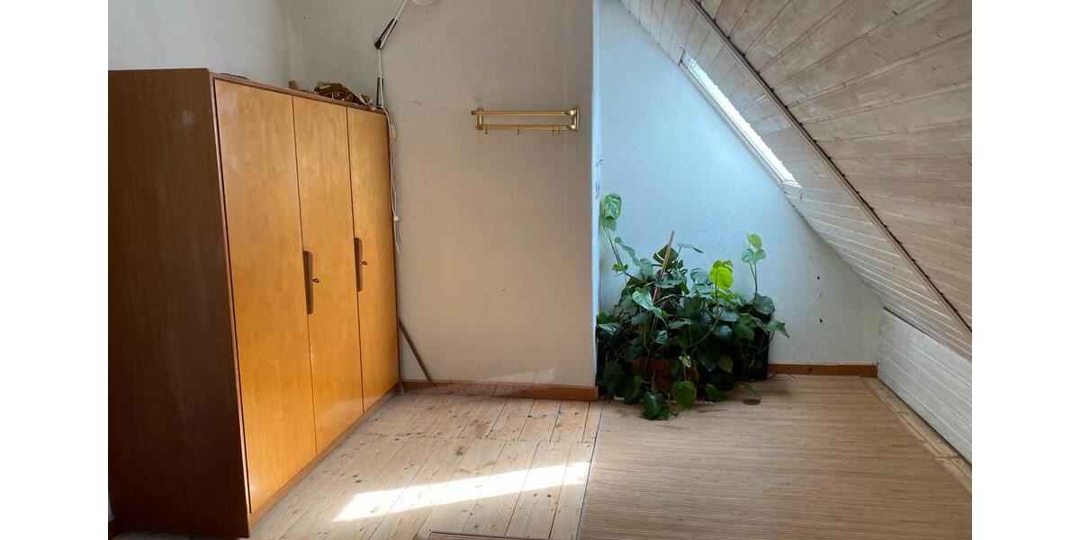 Wohnen auf Zeit Stuttgart Stuttgart-West - 20 Zimmer, 100 m&sup2;, 500&euro; | Angebot:26434329