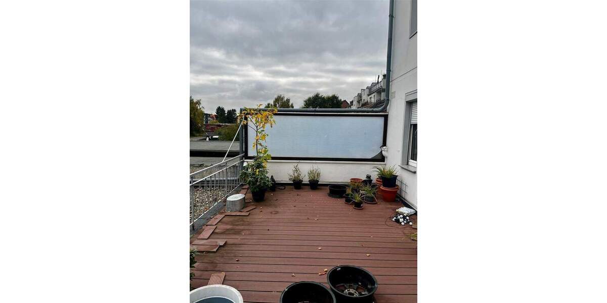 Helle 2-Zimmer-Wohnung mit großer Dachterrasse in ruhigem Haus 2 zimmer