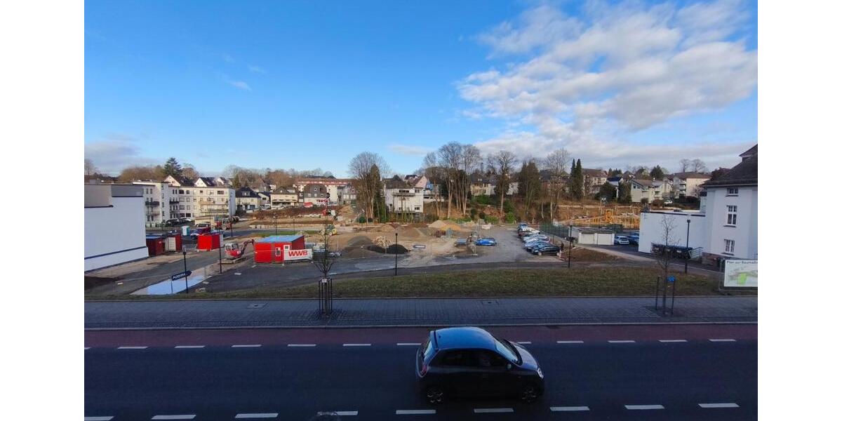 Etagenwohnung Waldbröl - 8 Zimmer, 220 m&sup2;, 1.200&euro; | Angebot:25253043