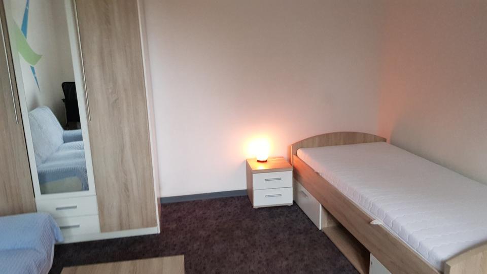 Wohnen auf Zeit Bückeburg - 6 Zimmer, 120 m&sup2;, 370&euro; | Angebot:25047563