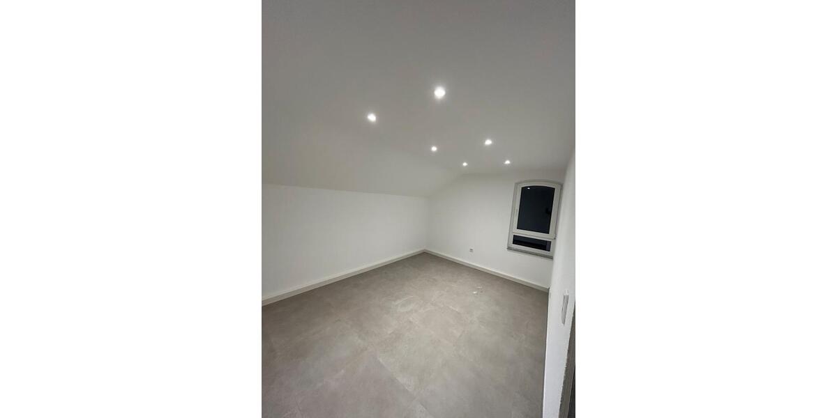 Dachgeschoßwohnung Boxberg - 3.5 Zimmer, 100 m&sup2;, 880&euro; | Angebot:24478467